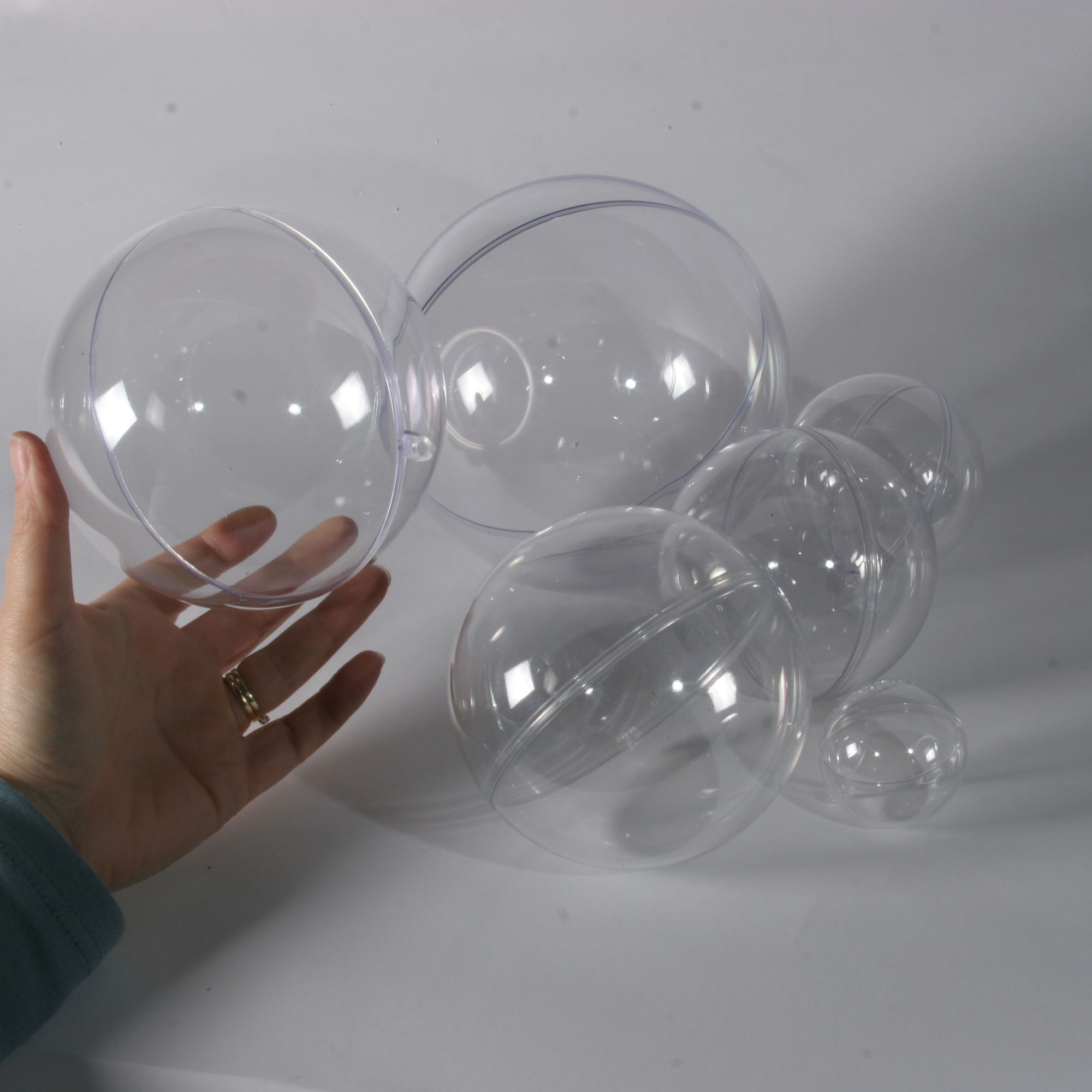 clear plastic spheres hollow