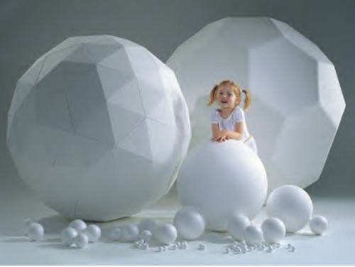 Large polystyrene spheres