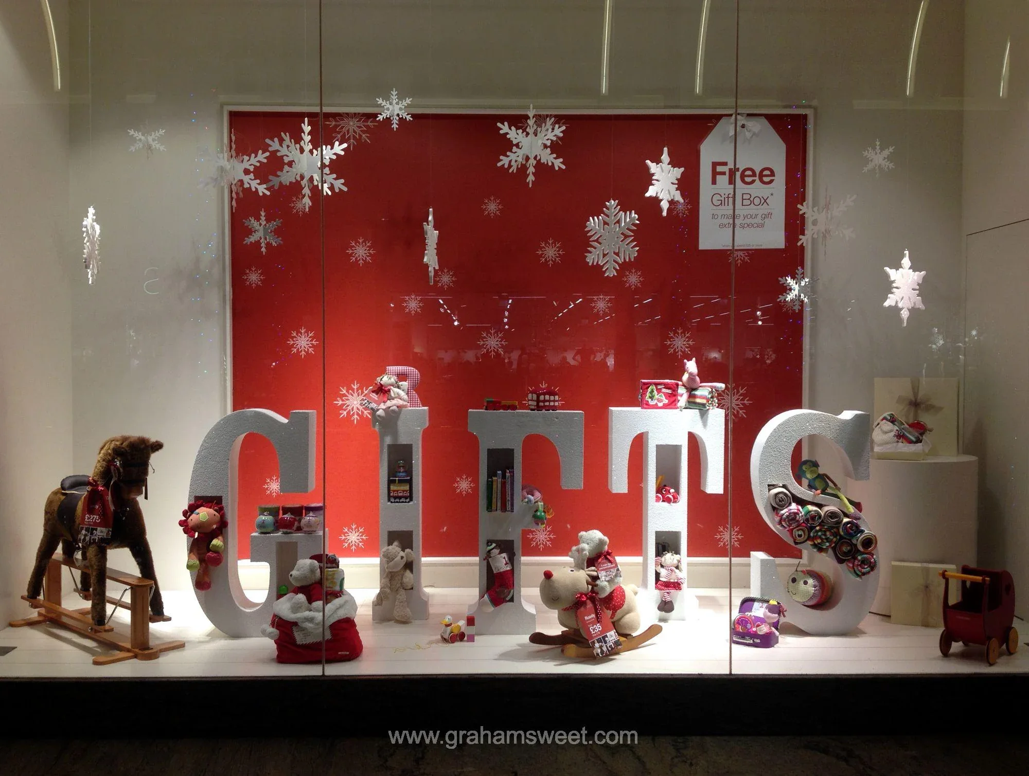 Mamas and Papas retail display letters